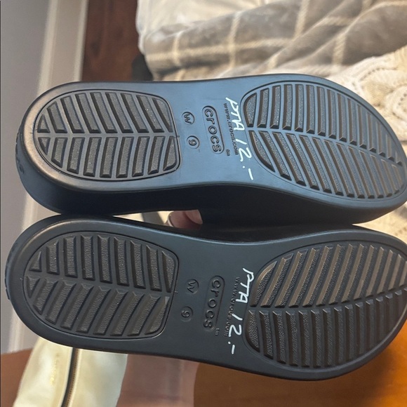 CROCS Black Slide Sandals - Picture 4 of 5